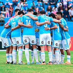 ¿Por qué Cristal sigue sin fichar?