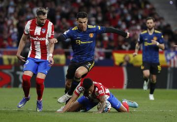 Héctor Herrera, Cristiano Ronaldo y Reinildo Mandava.