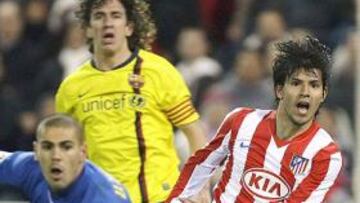 <strong>DECISIVO.</strong> Agüero resolvió un partido loco con un gol sobre la hora. El Barcelona, cada vez menos sólido.