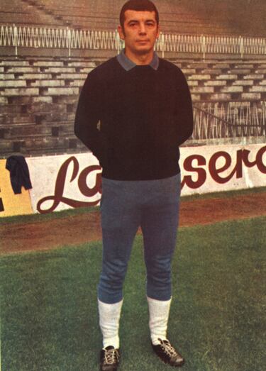 Ignacio Izagirre, exjugador y exentrenador del Athletic, vistió la camiseta rojiblanca en cinco partidos a lo largo de las temporadas 1955-56 y 1956-57. En su primera campaña se proclamó campeón de Liga y de Copa, mientras que en la segunda marcó el que sería su único gol con el Athletic en el partido ante el Real Jaén. Además, Izagirre fue uno de los impulsores de Lezama en 1971. También militó en el Levante, el Sestao y el Alavés. Ha fallecido a los 88 años.