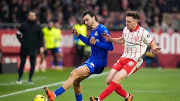 Juan Iglesias durante una jugada del partido de LaLiga EA Sports contra el Girona.