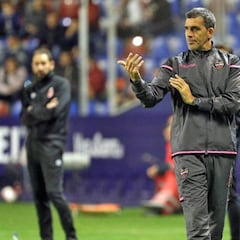 El Málaga estrecha el cerco sobre Juan Ramón López Muñiz