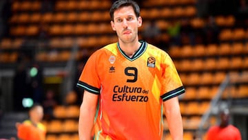 BOLOGNA, ITALY - NOVEMBER 17: Sam Van Rossom, #9 of Valencia Basket before 2022/2023 Turkish Airlines EuroLeague Regular Season Round 8 game between Virtus Segafredo Bologna and Valencia Basket at PalaDozza on November 17, 2022 in Bologna, Italy. (Photo by Luca Sgamellotti/Euroleague Basketball via Getty Images)