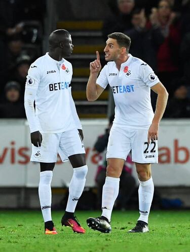 Zlatan double inspires United, gives Jose some breathing space