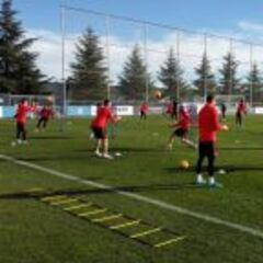 Simeone prueba con Thomas y Óliver Torres como titulares