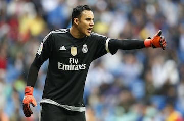 El Mundial de Brasil, en el que Costa Rica alcanz¨® los cuartos de final tras dejar en la cuneta a Italia e Inglaterra en el ¡®grupo de la muerte¡¯, encumbr¨® a Keylor, que llevaba cuatro a?os en Espa?a: uno con el Albacete en Segunda y tres con el Levante en Primera. El Madrid buscaba un portero tras la salida de Diego L¨®pez y puso sus ojos en Keylor. Cl¨¢usula con acuerdo: el Madrid pact¨® con los granotas pagar los 10 millones que costaba liberar al guardameta ¡®tico¡¯, que estuvo cinco temporadas y fue indiscutible para Zidane hasta la llegada de Courtois.