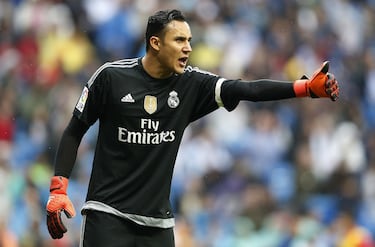 El Mundial de Brasil, en el que Costa Rica alcanzó los cuartos de final tras dejar en la cuneta a Italia e Inglaterra en el ‘grupo de la muerte’, encumbró a Keylor, que llevaba cuatro años en España: uno con el Albacete en Segunda y tres con el Levante en Primera. El Madrid buscaba un portero tras la salida de Diego López y puso sus ojos en Keylor. Cláusula con acuerdo: el Madrid pactó con los granotas pagar los 10 millones que costaba liberar al guardameta ‘tico’, que estuvo cinco temporadas y fue indiscutible para Zidane hasta la llegada de Courtois.