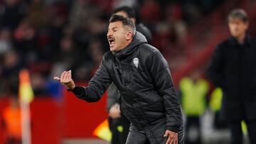 22-11 Granada CF-Cordoba CF correspondiente a la jornada 15 de la Liga Hypermotion (Segunda División) disputado en el Estadio Nuevo los Carmenes. En la imagen