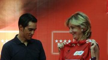 3.000 pinte?os homenajean a Contador: "No tengo palabras"