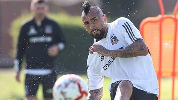 Formación confirmada de Colo Colo vs Everton: Vidal es titular
