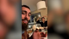 Borja Iglesias arrasa con este villancico dedicado a Juanmi: 'O Rei' Juan Miguel...