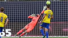 Parad&oacute;n de Ledesma durante el partido contra el Villarreal.