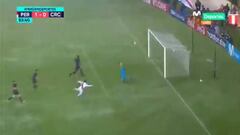 ¡Qué clase Cueva! Recorte y disparo clavado al ángulo