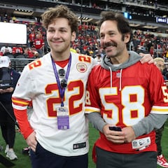 Biggest celebrity fans for all 32 NFL teams
