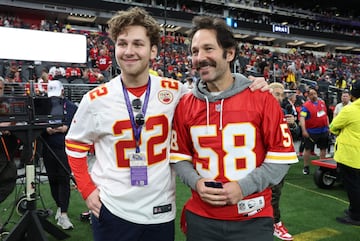 Paul Rudd y su hijo, Jack, presentes en el Allegiant Stadium para apoyar a los Chiefs.