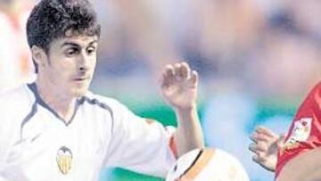 <b>EN EL MERCADO. </b>El Valencia intentará traspasar este verano a Pablo Aimar para ingresar una buena cantidad económica.