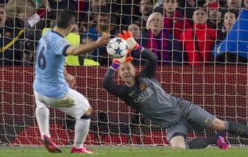 Ter Stegen detuvo el penalti lanzado por Aguero.