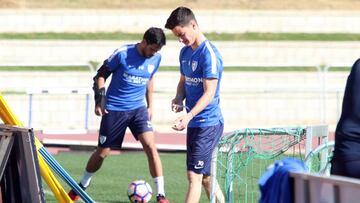 Juanpi y Recio, en un entrenamiento en el Ciudad de M&aacute;laga.