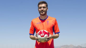 Toral hace doblete en su debut