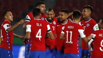 Los históricos lideraron el triunfo de la Roja, pero las grandes apuestas de Reinaldo Rueda también funcionaron. Chile derrotó a Perú en un partido con mucha renovación.
