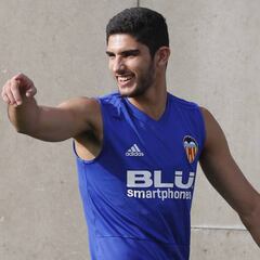 Valencia: Guedes, en seis plazos y no se paga el primero hasta 2019