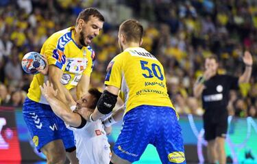 Caliente Kielce-Vardar y ducha anticipada de Alex Dujsebaev