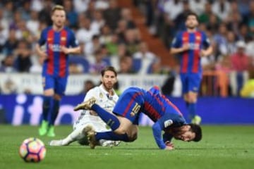 Expulsión a Sergio Ramos en el minuto 76 de roja directa por una entrada a Messi 