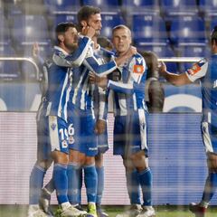El Deportivo tumba al Zaragoza a balón parado y con polémica
