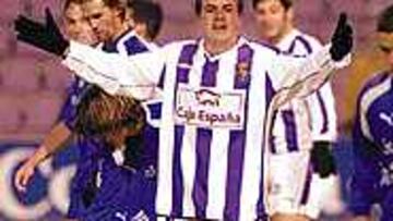 ENFADADO. Primero la tuvo con su selección y ahora parece que también puede meterse en problemas con el Valladolid.