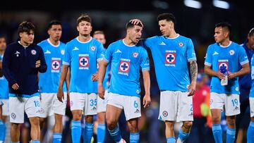 Erik Lira and Jorge Sanchez of Cruz Azul during the Semi-Final first leg match between Cruz Azul and America as part of the Liga BBVA MX, Torneo Clausura 2025 at Olimpico Universitario Stadium on May 15, 2025 in Mexico City, Mexico.