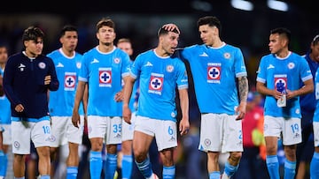 Erik Lira and Jorge Sanchez of Cruz Azul during the Semi-Final first leg match between Cruz Azul and America as part of the Liga BBVA MX, Torneo Clausura 2025 at Olimpico Universitario Stadium on May 15, 2025 in Mexico City, Mexico.
