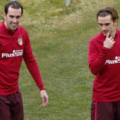Godín recibe el alta y estará disponible ante el Barcelona