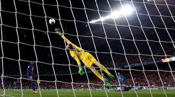 Agosto de 2017. El Real Madrid gana la Supercopa de España al Barcelona. En la imágen, Cristiano Ronaldo marcando el 1-2. Partido de ida estadio Camp Nou.