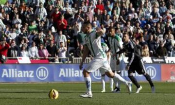 Ghilas marca el 1-0 de penalti. 