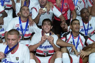 Gan¨® su ¨²nico t¨ªtulo con el Sao Paulo en marzo del 2001. Fue el Torneo R¨ªo-Sao Paulo, en el que Kak¨¢ marc¨® dos goles en la final a Botafogo.