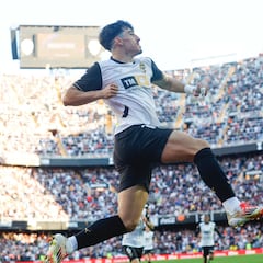 Diego López: “Ha sido un mes muy completo para mí”