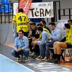 La no renovación de Jacobo Cuétara incendia al Bidasoa