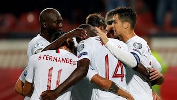 Portugal celebra el gol de William Carvalho.