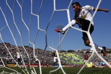 Esteban Paredes anota uno de los tantos que logró en el torneo.