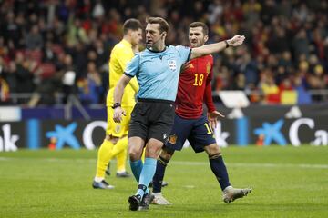 El árbitro Alexey Kulbakov anuló un gol a José Luis Gayá.