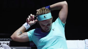 Kuznetsova gana épico duelo tras cortarse el pelo en pleno partido