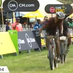 Schürter y Forster se desquitan al esprint después de otro pinchazo