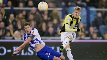 Odegaard, cedido por el Madrid en el Vitesse, se ha dejado querer por el Ajax, el rival blanco en la Champions.