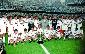 De blanco consiguió ganar una Liga en 1995, una Supercopa de España y una Copa del Rey en 1993.