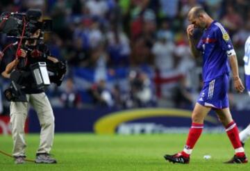 5. Zinedine Zidane perdió una copa de la UEFA con el Burdeos, dos de la Champions con la Juventus y una final del Mundial con Francia. 