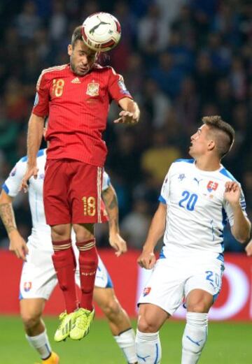 Jordi Alba y Robert Mak.