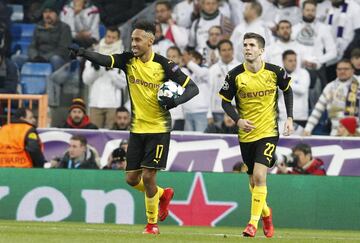 2-1. Aubameyang celebró el primer gol.