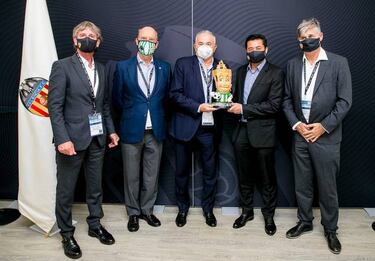 Joey Lim ya ejerce como maestro de ceremonias en el Valencia