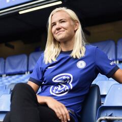 Harder: "Ahora las jugadoras podemos ser ídolos en lugar de Messi o Cristiano"