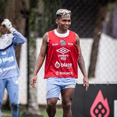 Santos negocia una reducción salarial con Alfredo Morelos